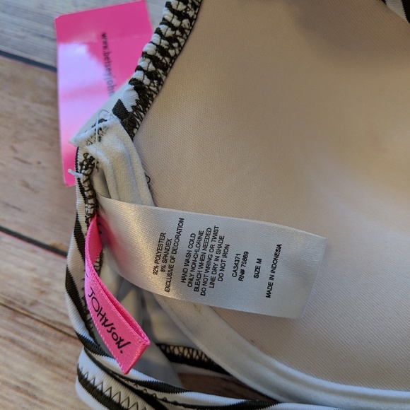 NWT Betsey Johnson bikini top - Picture 4 of 8